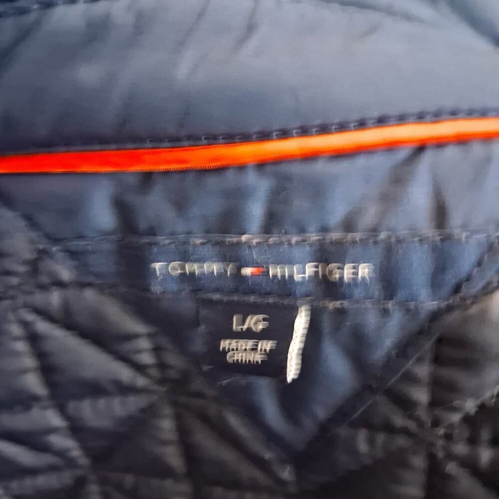 Tommy Hilfiger Navy Quilted Barn Jacket with Gold Hardware - Picture 9 of 11